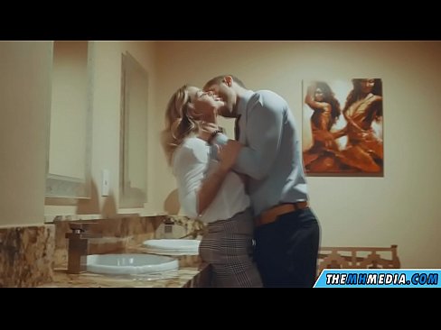 ❤️ Keď vás prsnatá blondínka zvádza na verejných toaletách ❤️ Anal video na sk.hentaivost.ru